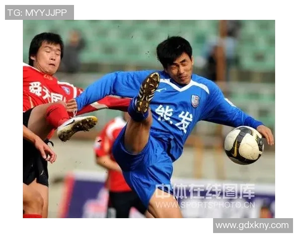 男男足球明星意外走光引发热议网友热议运动员形象与隐私保护问题