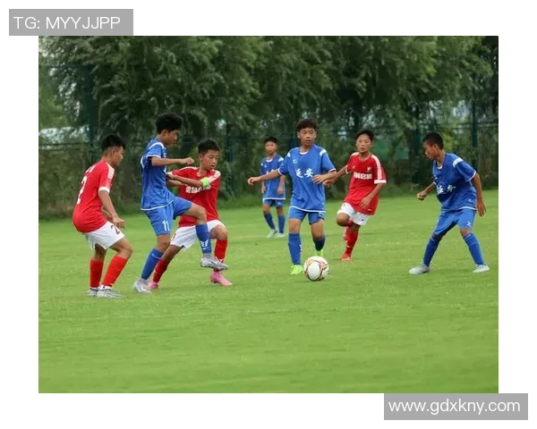 桑帝足球引领新潮流助力青少年成长打造足球梦想新天地